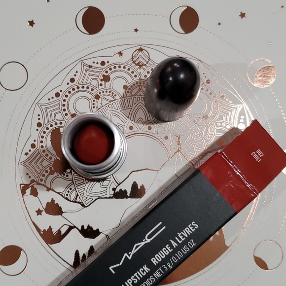 Mac matte lipstick Chilli burnt red orange tint - Picture 3 of 4